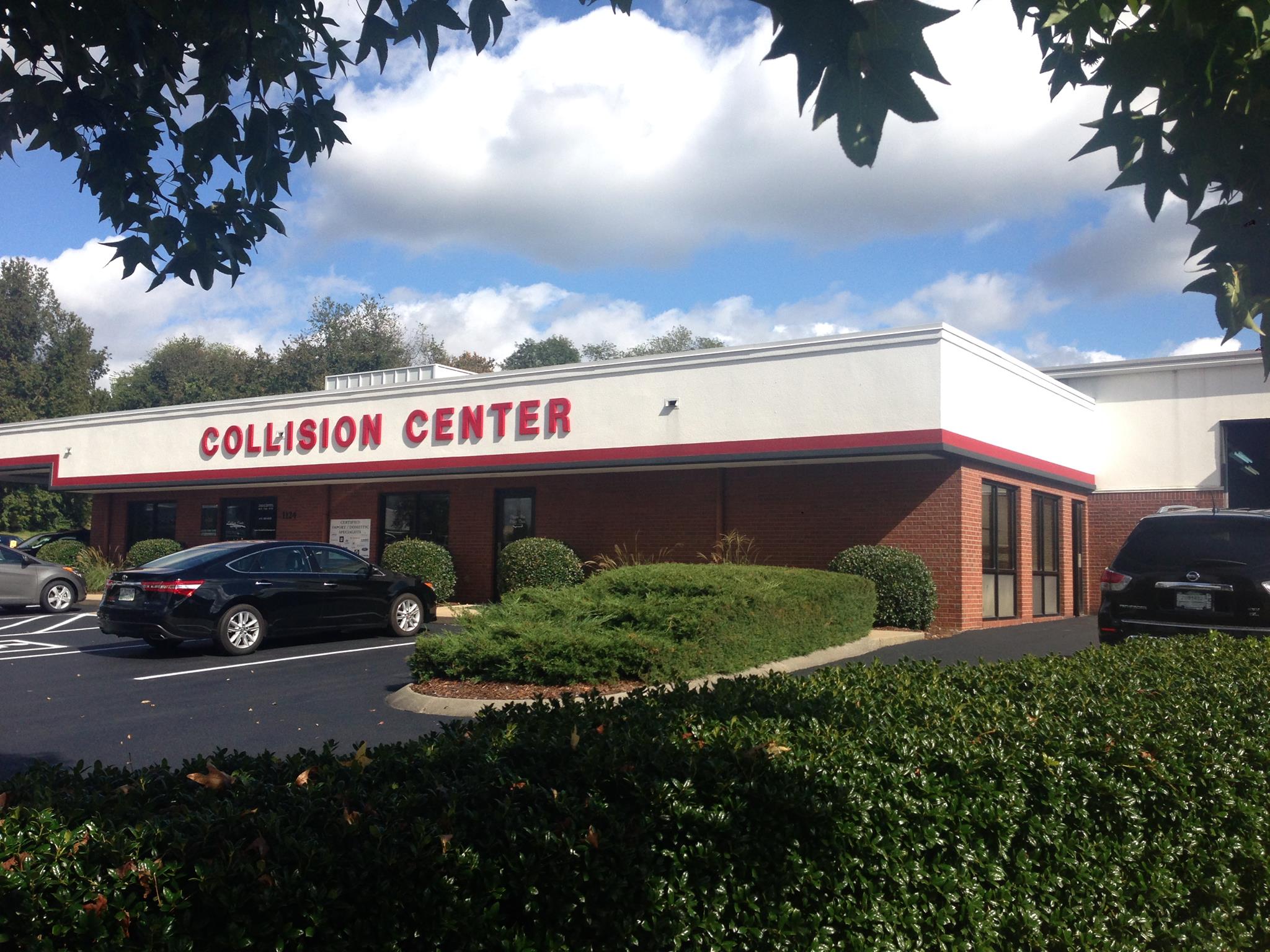 Front of Cool Springs Collision Center building